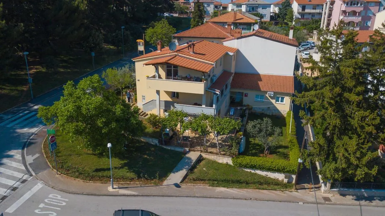 Apartment Mir Pola 0*,