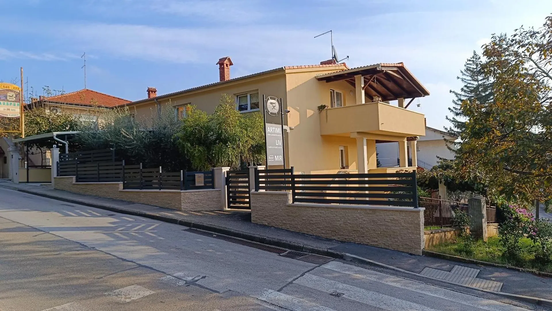 Apartment Mir Pola 0*,  Croazia